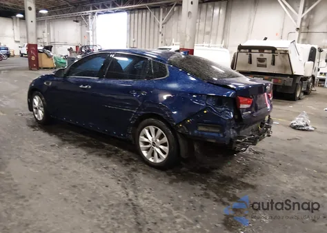 2017 Kia Optima Ex z USA, uszkodzony, nr VIN 5XXGU4L30HG170255